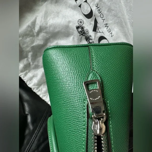 Coach, leather - Picture 4 of 6